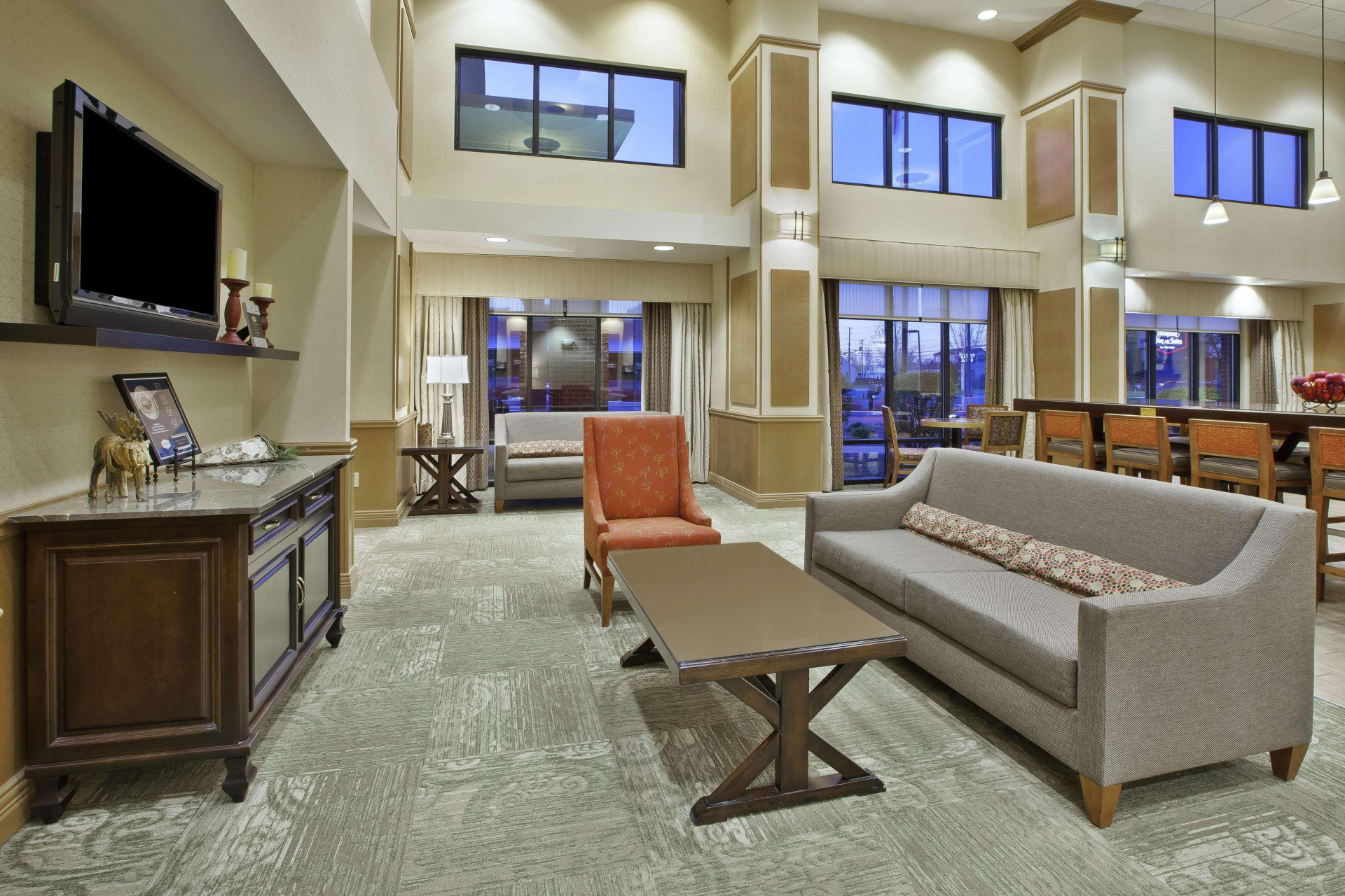 Vista Lobby Hampton Inn & Suites Plattsburgh