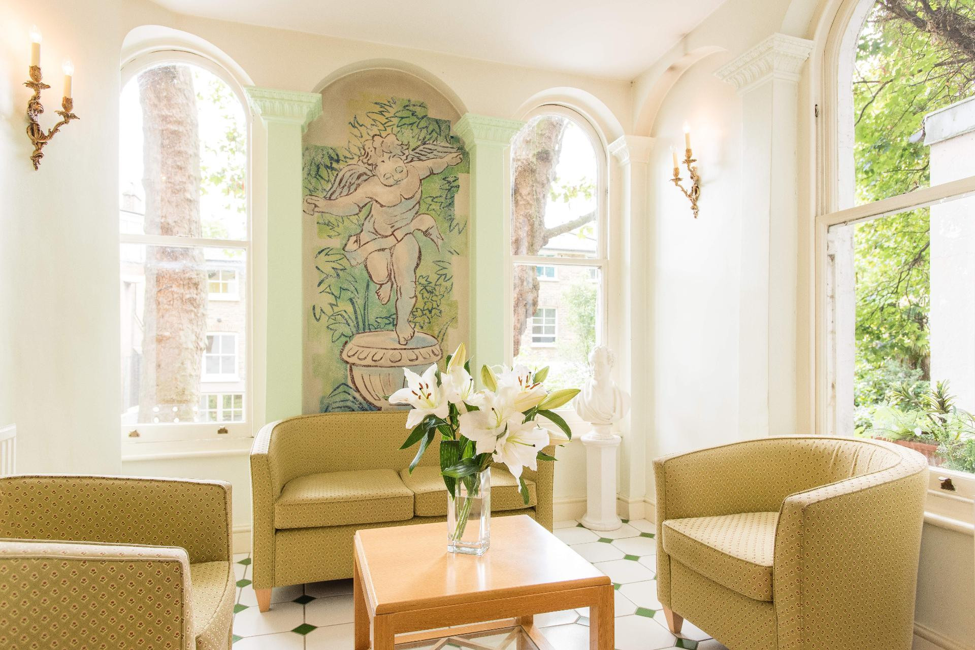 Vista Lobby Byron Hotel London