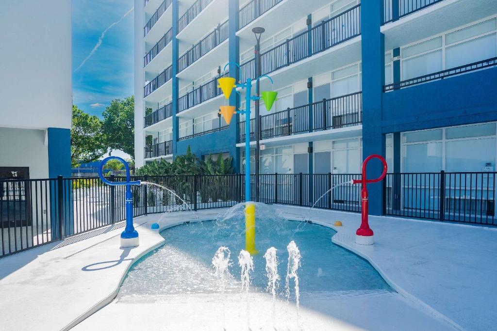 Vista Piscina Daskk Orlando Hotel Near Universal Blvd