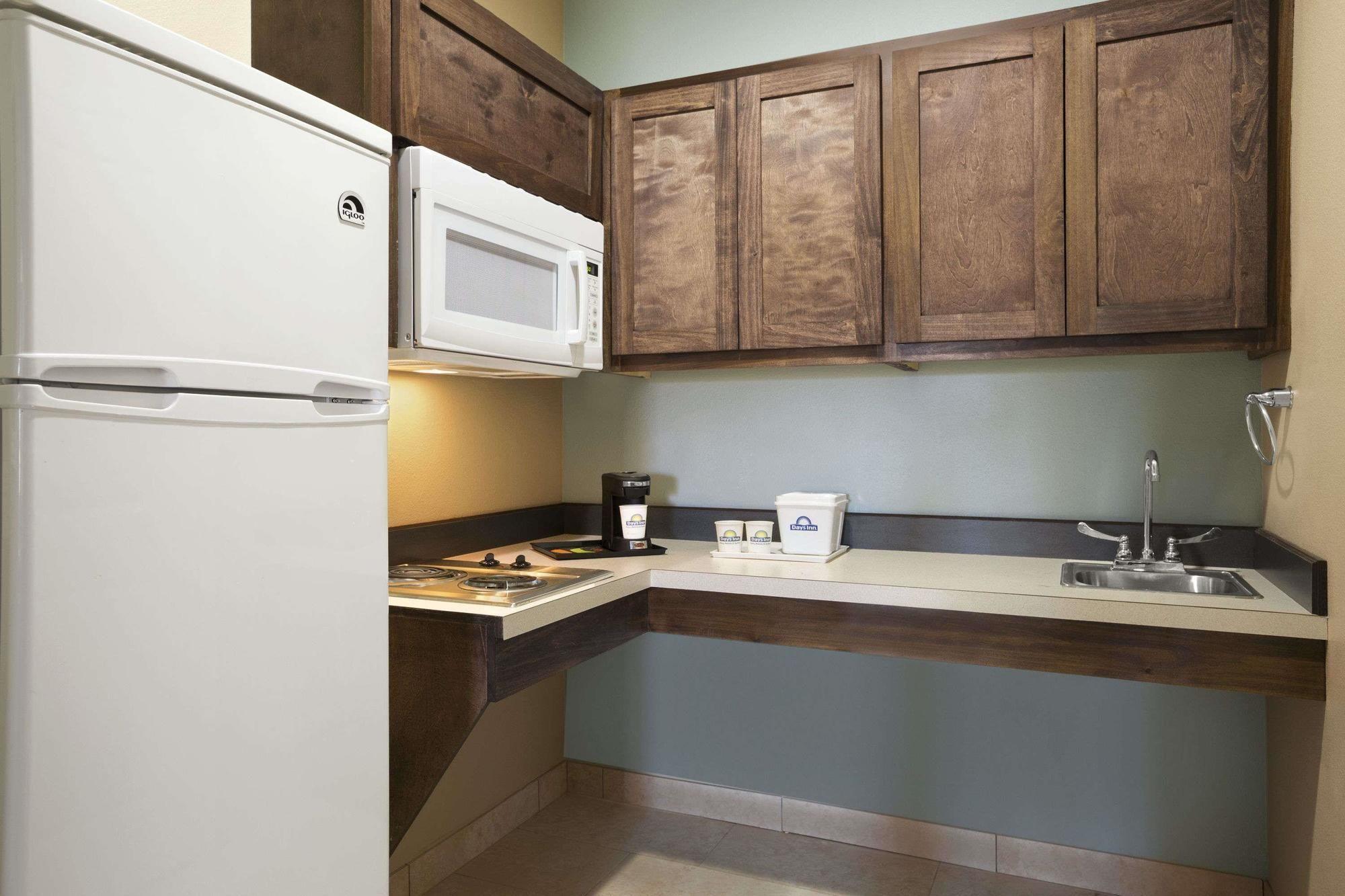 Set de Habitación Days Inn & Suites by Wyndham Gonzales TX
