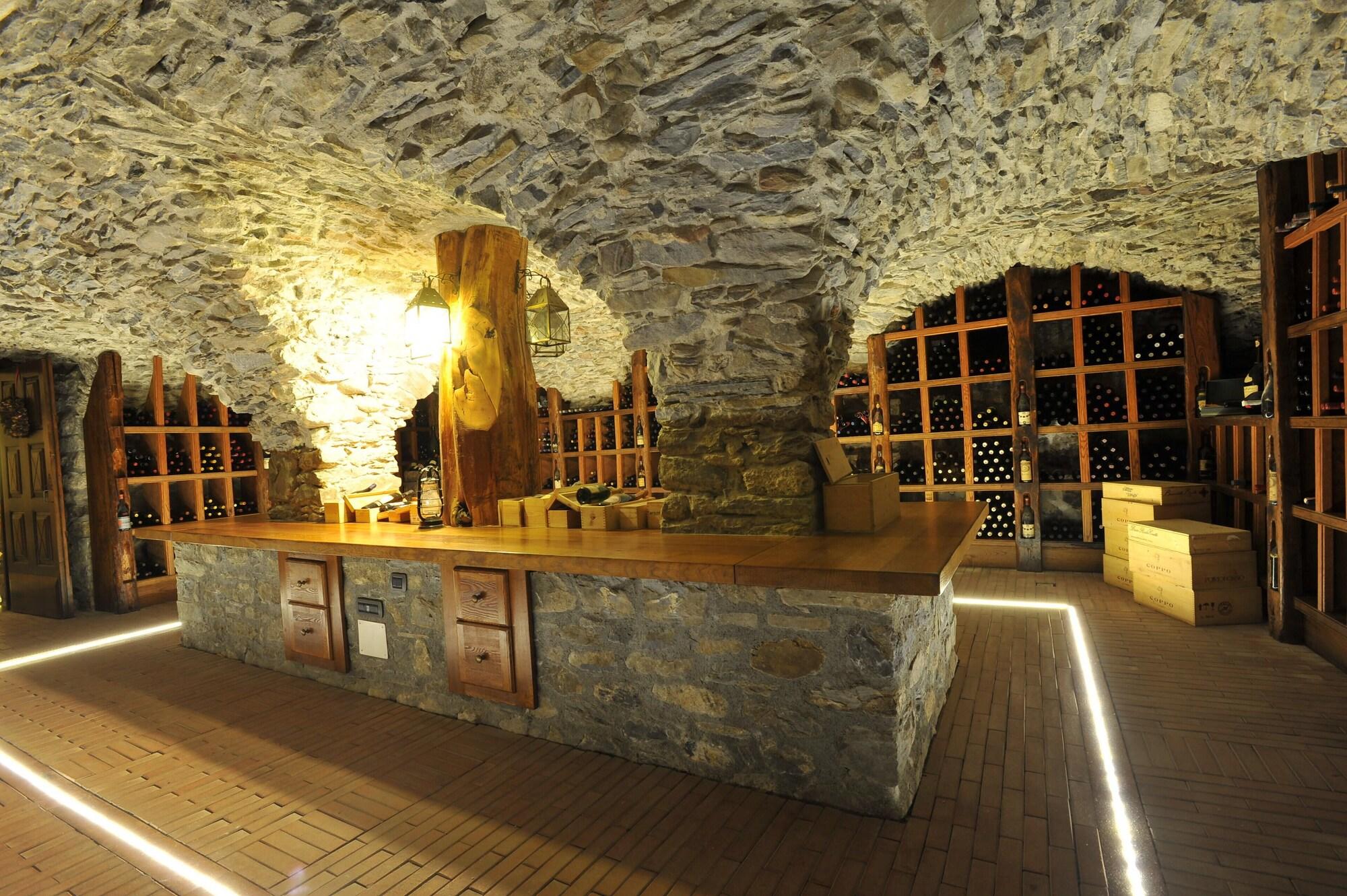 Comodidades del Alojamiento Café Quinson Relais de Charme