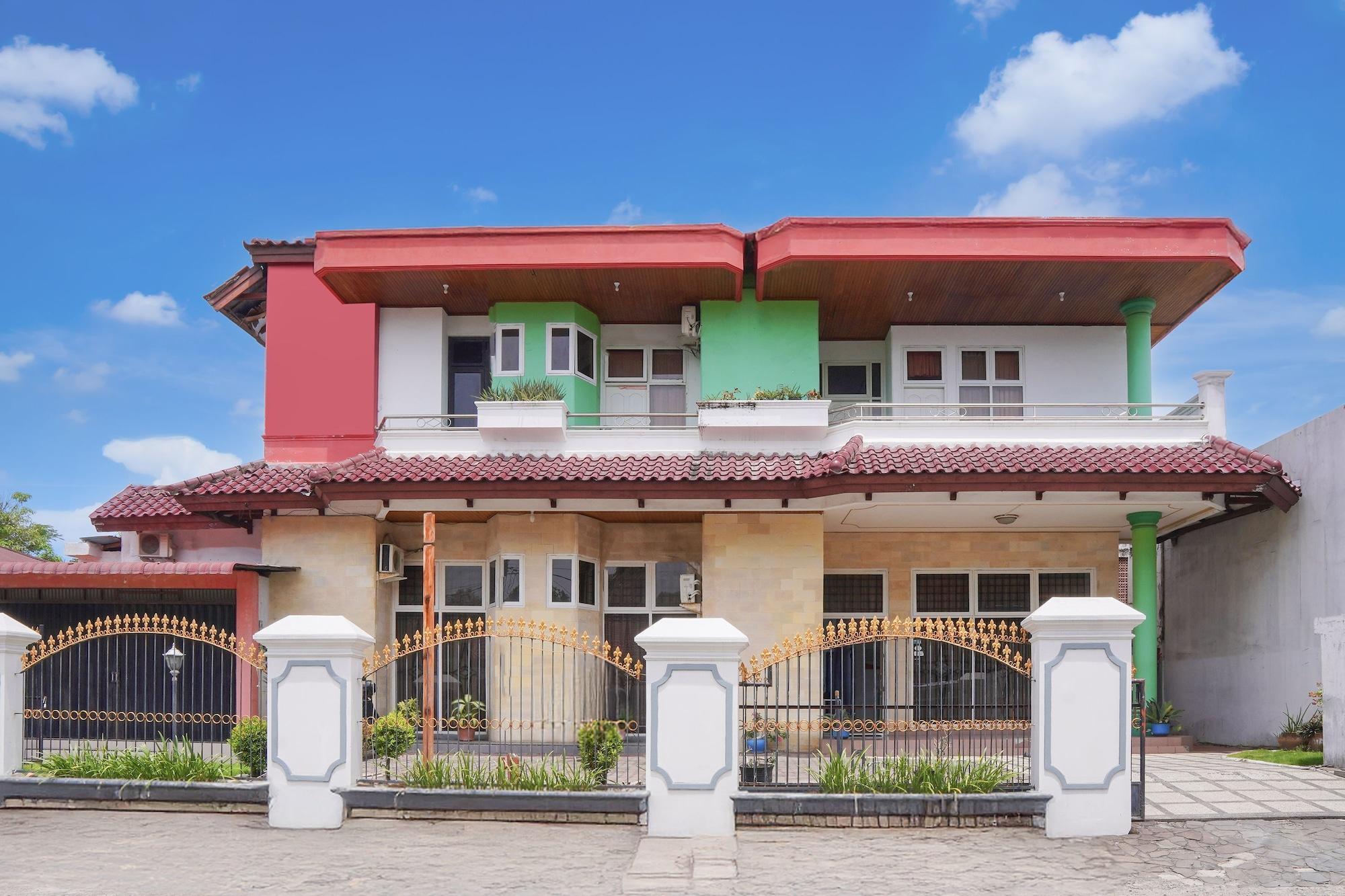 Varios Collection O near Universitas Negeri Padang formerly Hotel Amra