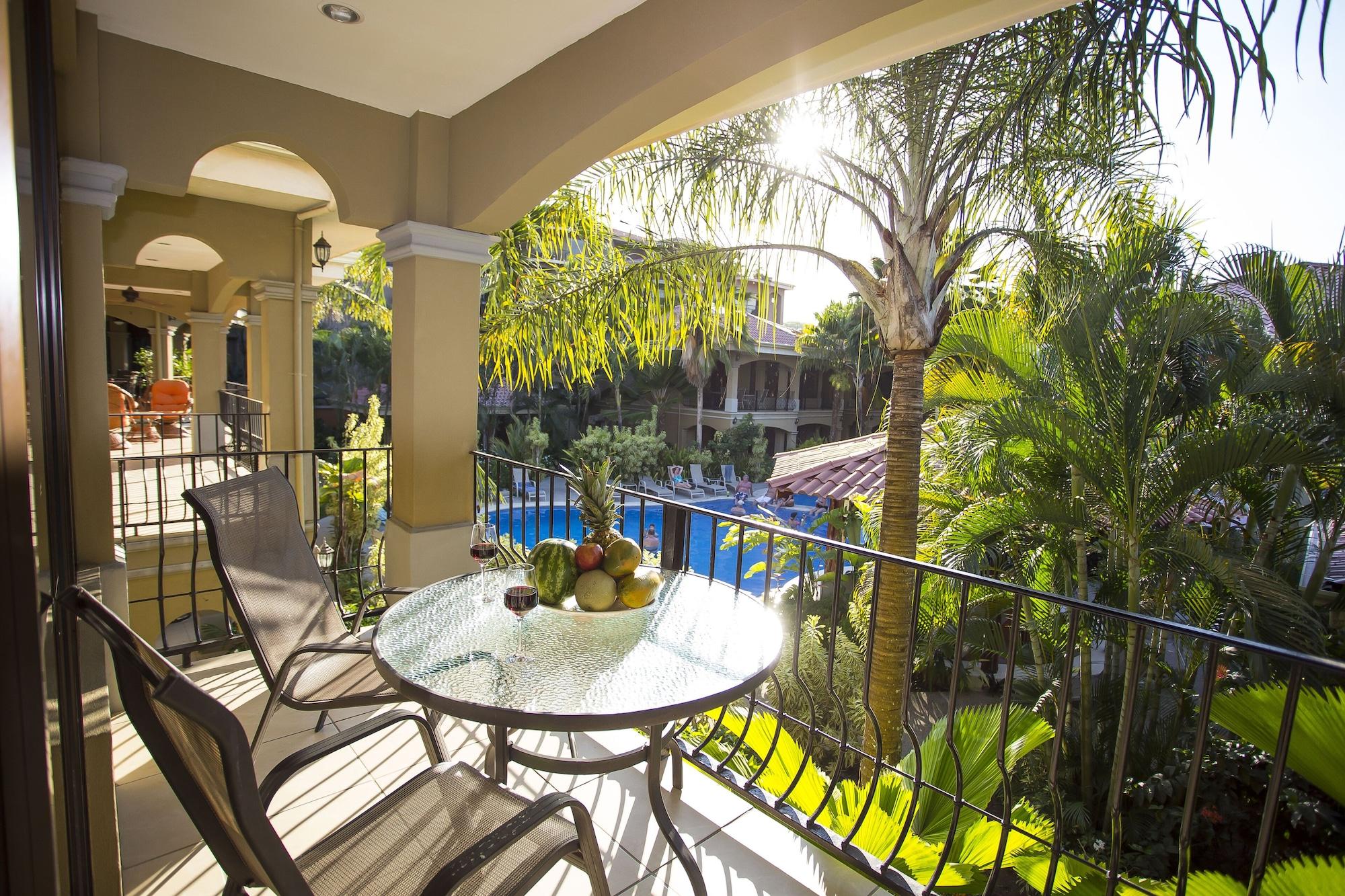 Restaurant Monte Carlo Luxury Condominiums