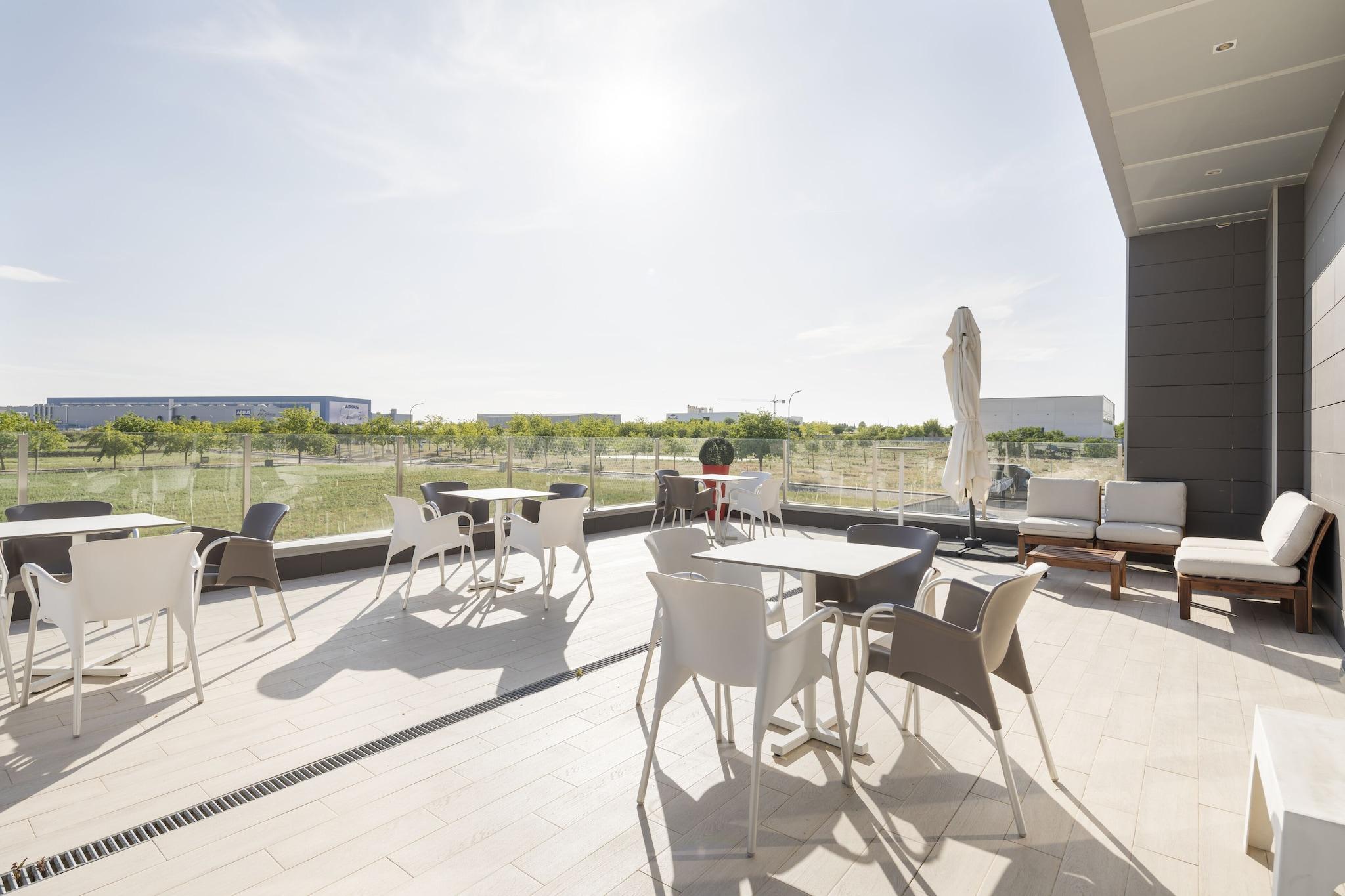 Bar/Salón Hotel Route 42