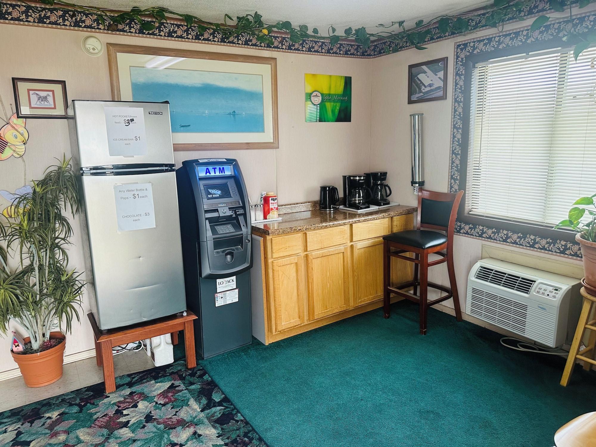 Vista Lobby Gateway Inn