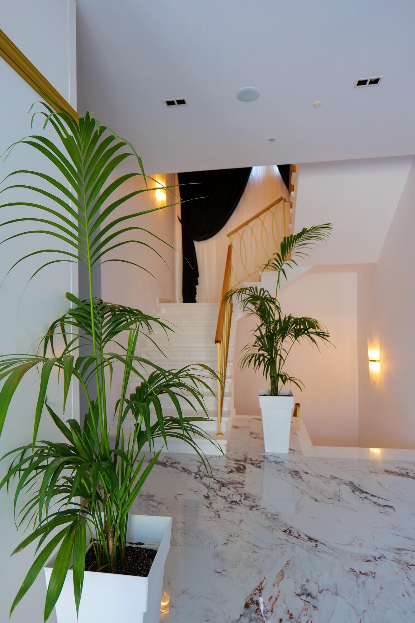 Vista Lobby Chimaera Hotel