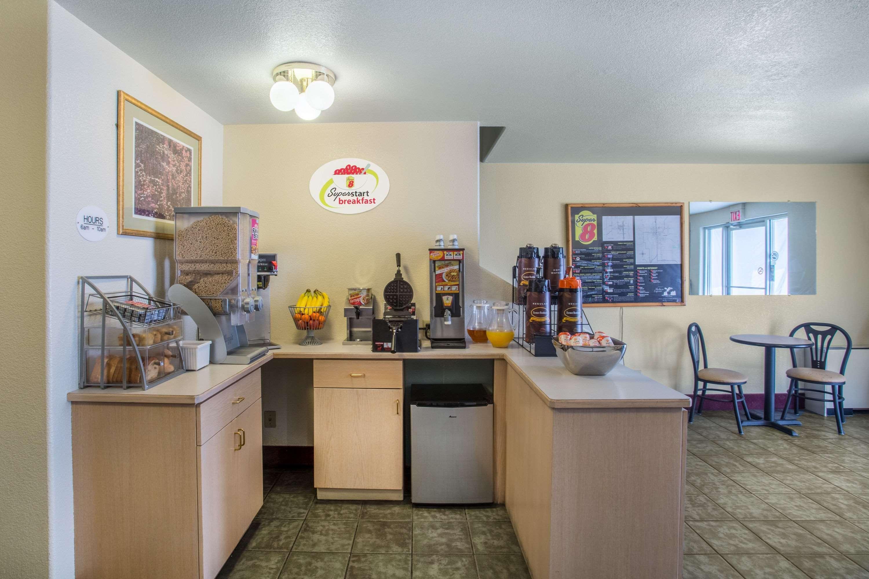 Restaurant Super 8 by Wyndham Hamilton