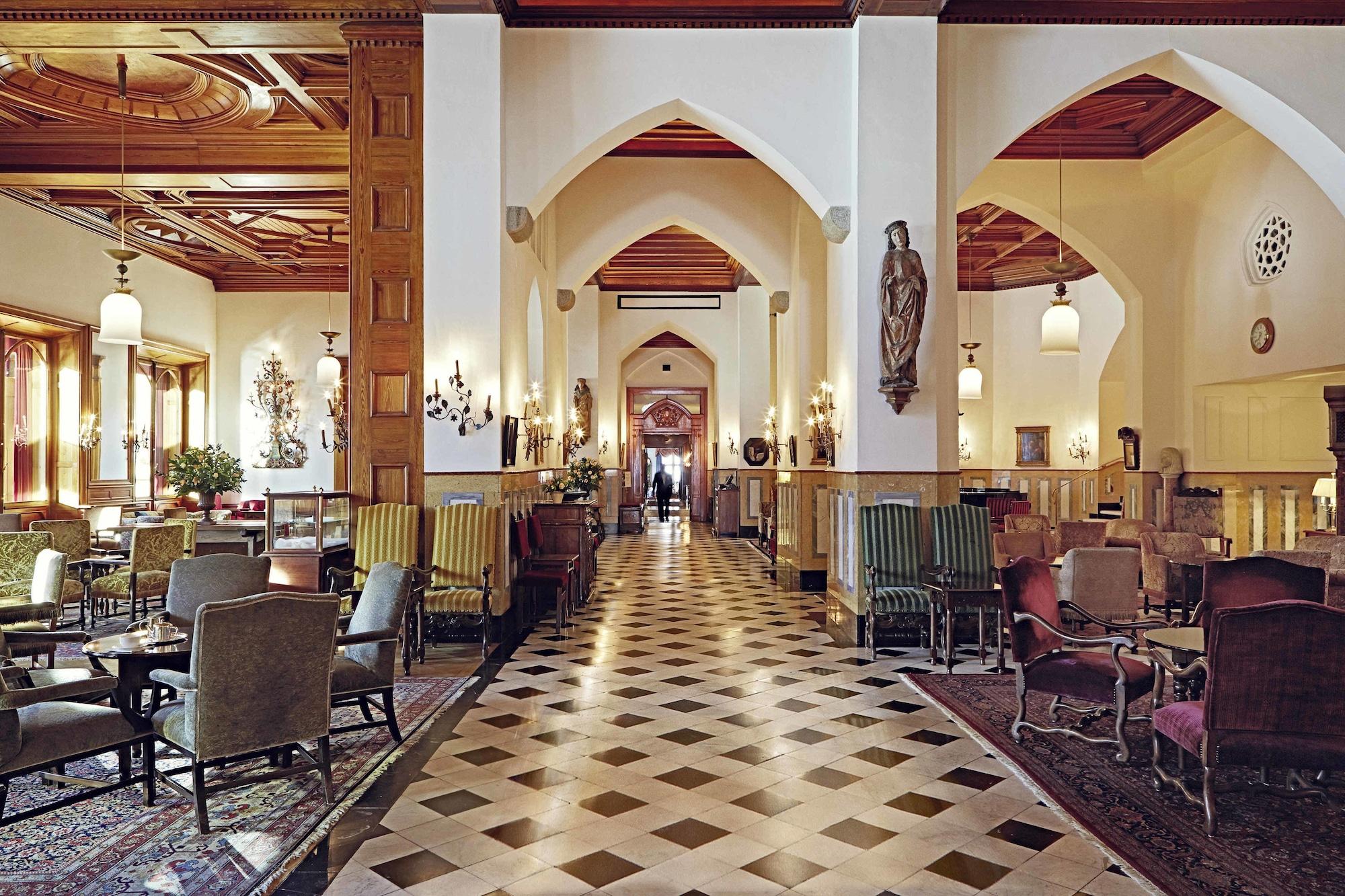 Vista Lobby Badrutt's Palace Hotel