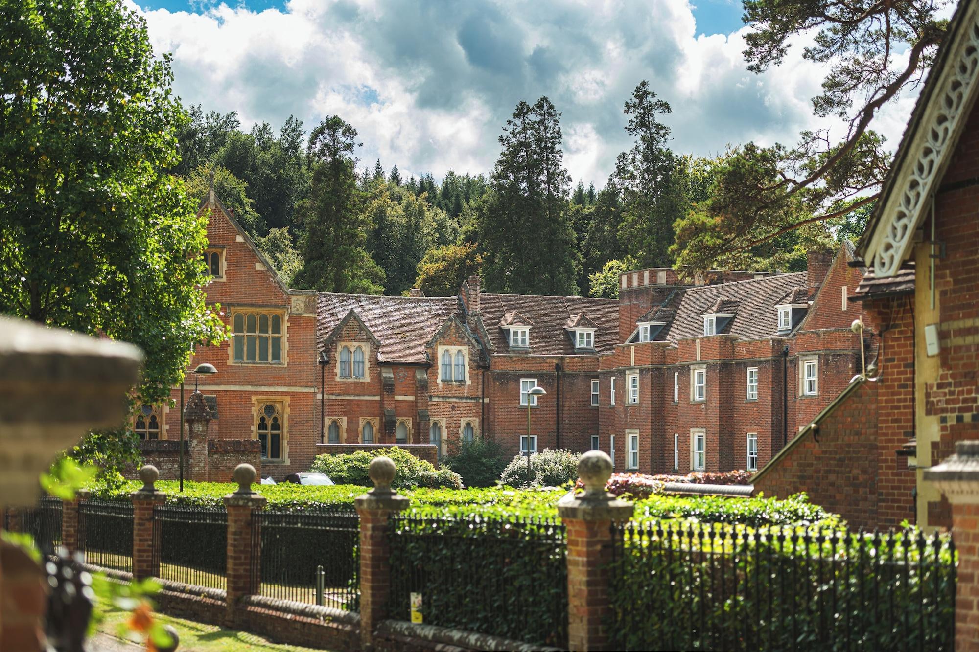 Vista Exterior Wotton House Country Estate Hotel