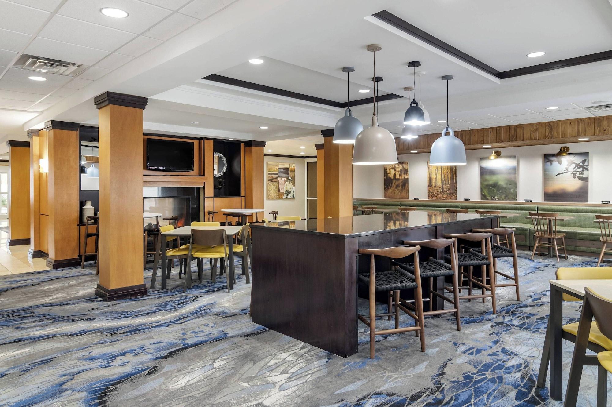 Restaurant Fairfield Inn & Suites by Marriott Commerce