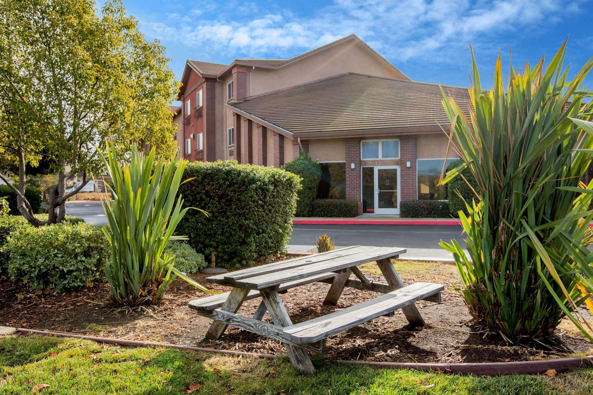 Vista Exterior La Quinta Inn by Wyndham Livermore