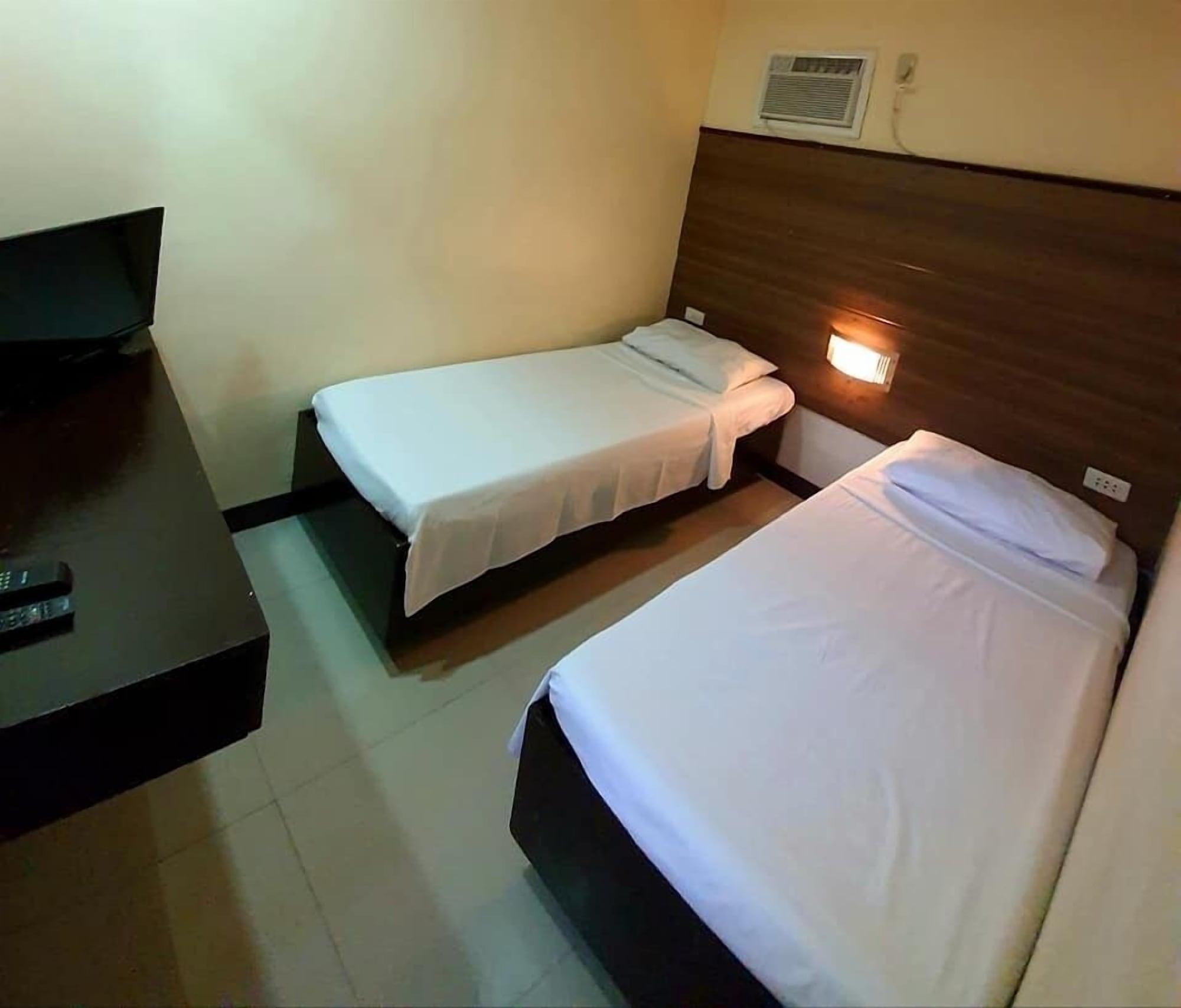 Vista Exterior Anton's Inn Hotel