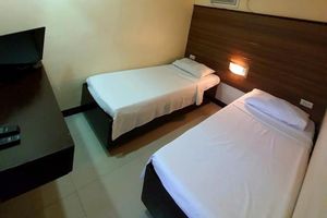 Alojamiento - Anton's Inn Hotel