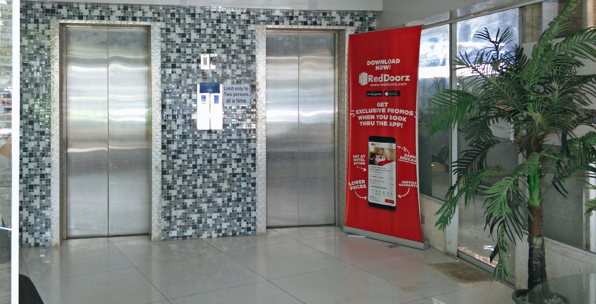 Vista Lobby RedDoorz Plus near UV Mandaue Cebu