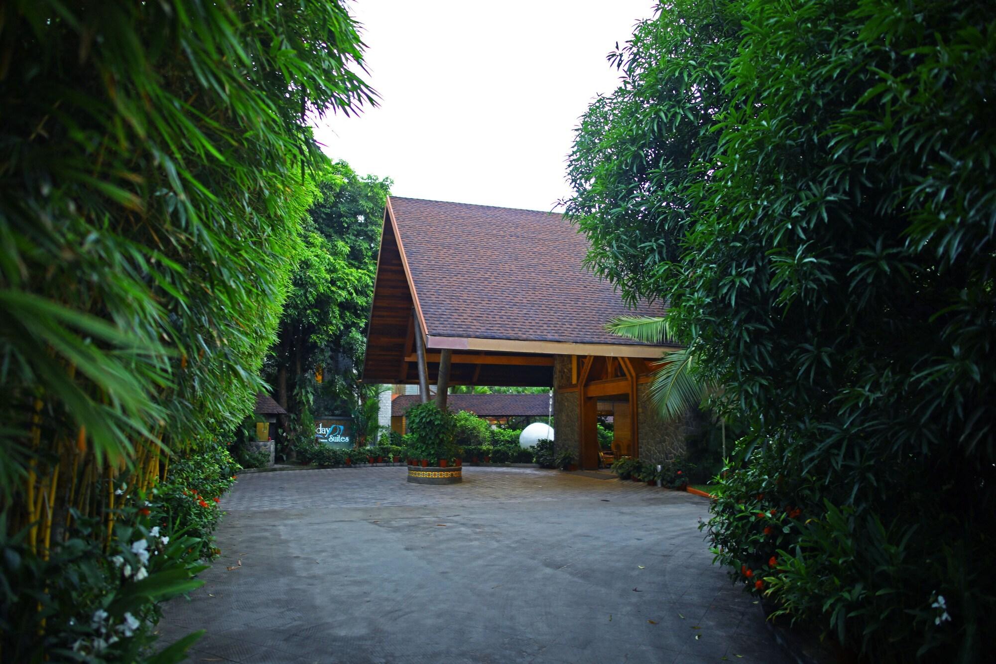 Vista Exterior Uday Suites