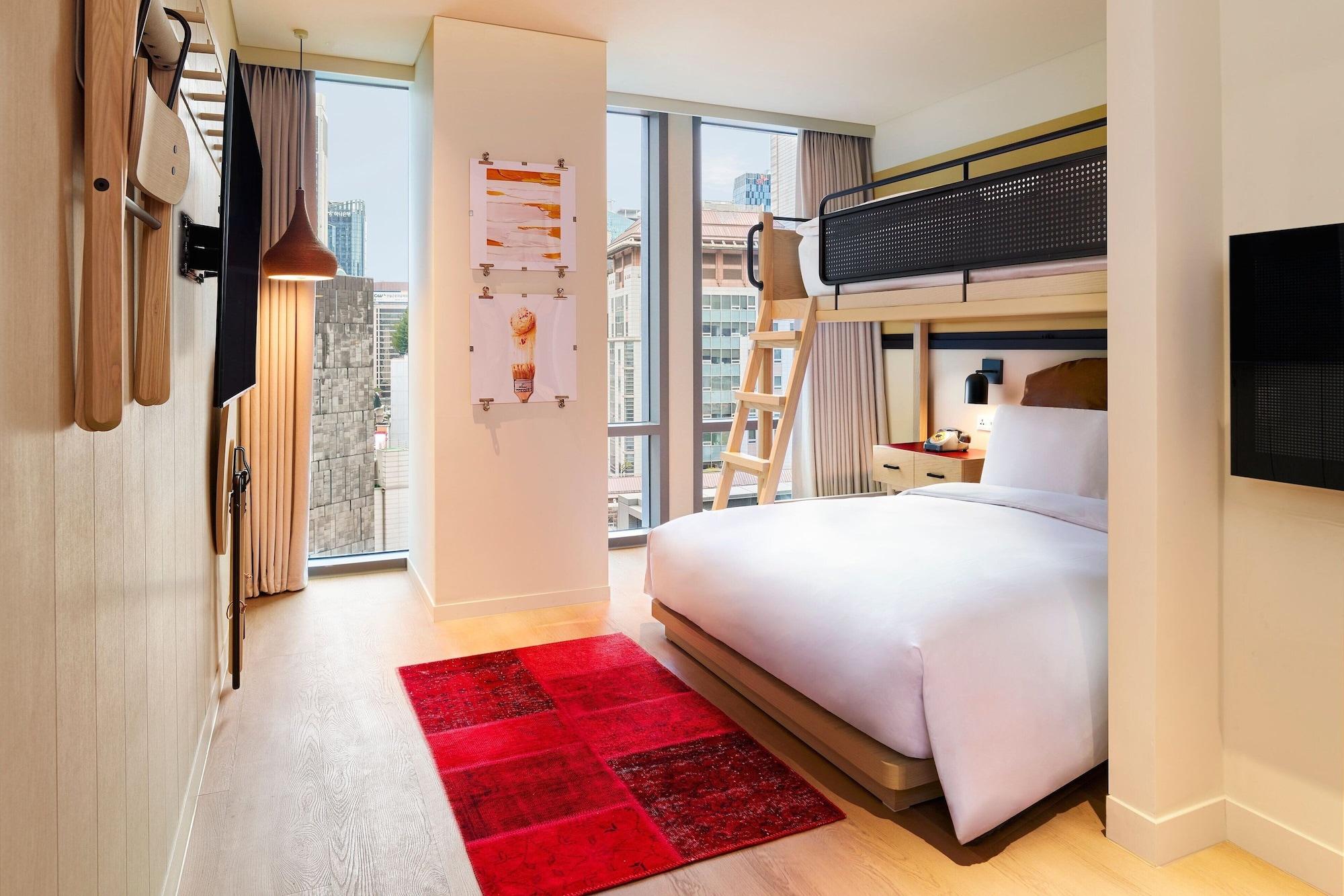 Varios Moxy Seoul Myeongdong