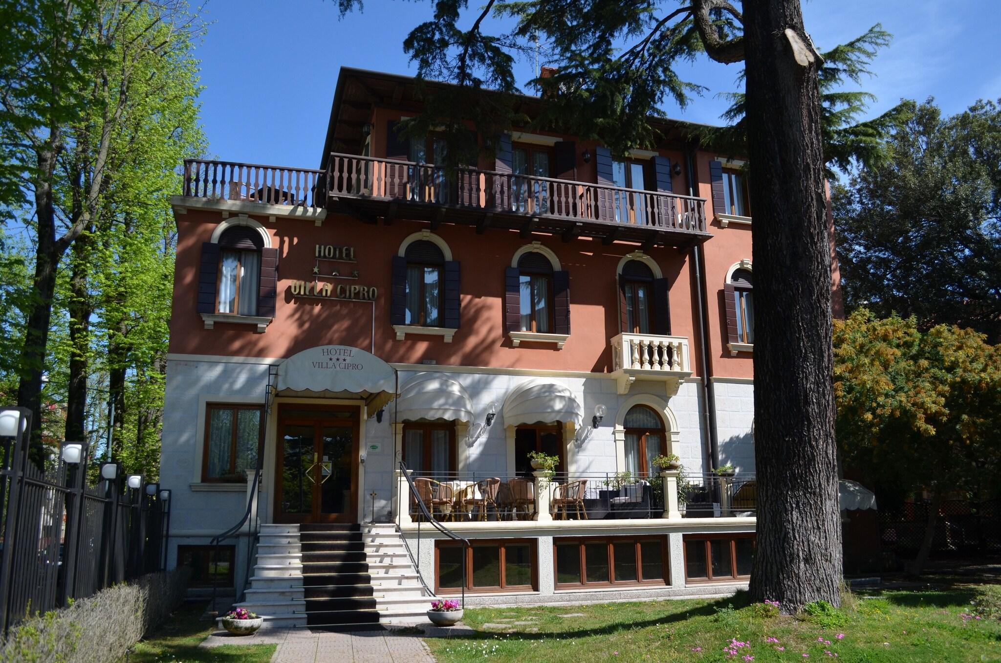Vista Exterior Hotel Villa Cipro