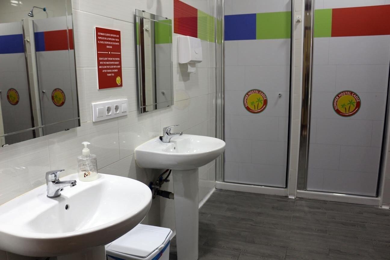 Equipamiento de Habitación Summer Hostel Cádiz