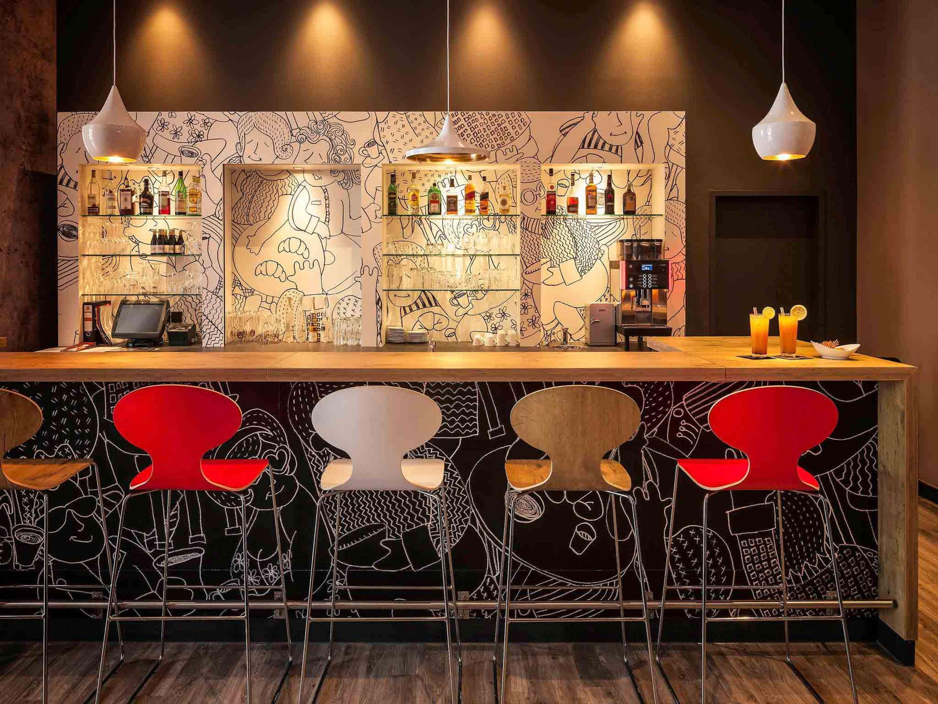 Bar/Salón ibis Berlin Spandau