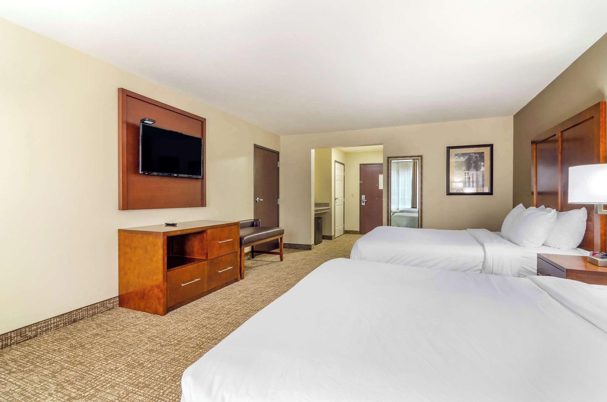 Habitación Comfort Inn & Suites near Bethel College