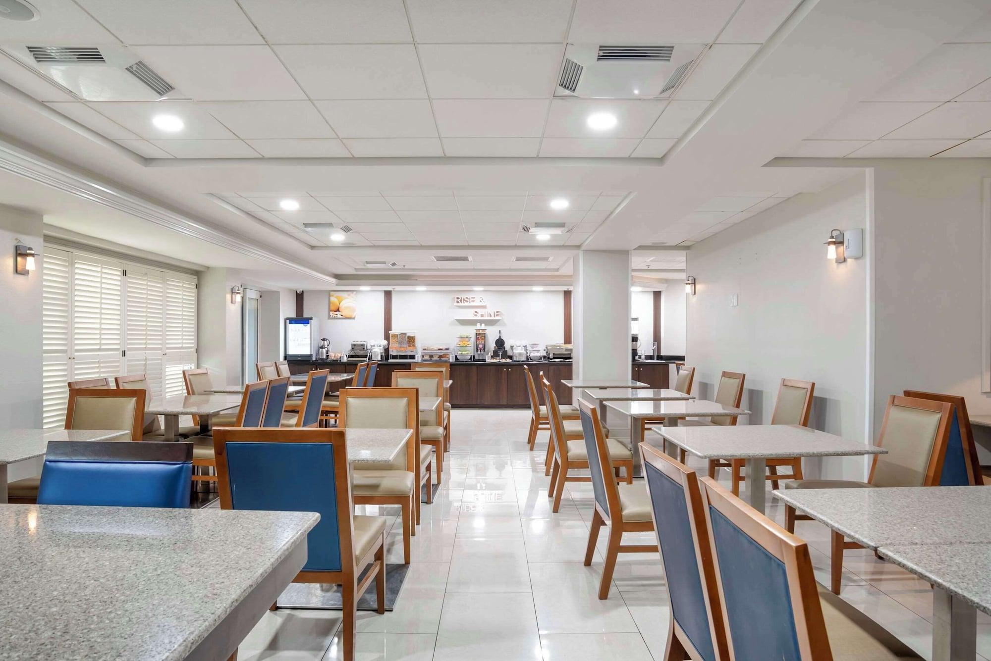 Restaurant Comfort Inn & Suites New Orleans Airport North