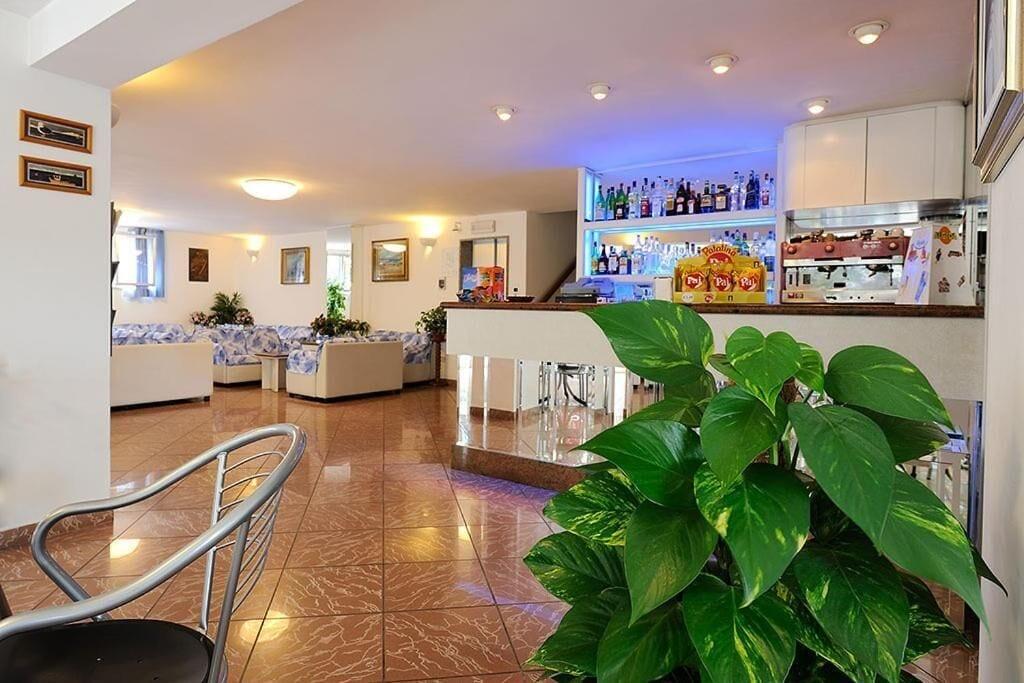 Bar/Salón Hotel Samoa