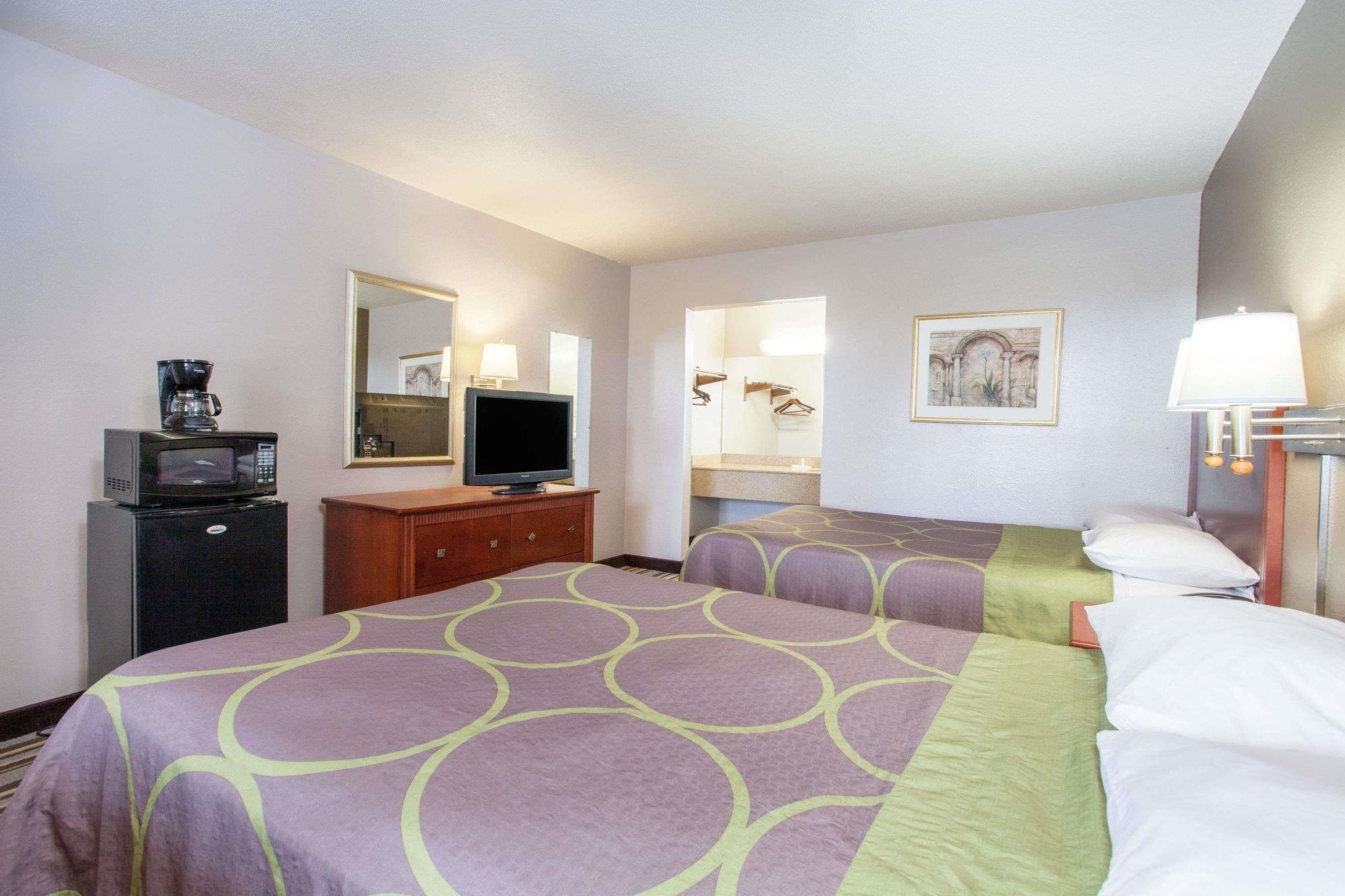 Habitación Super 8 by Wyndham Monroe West