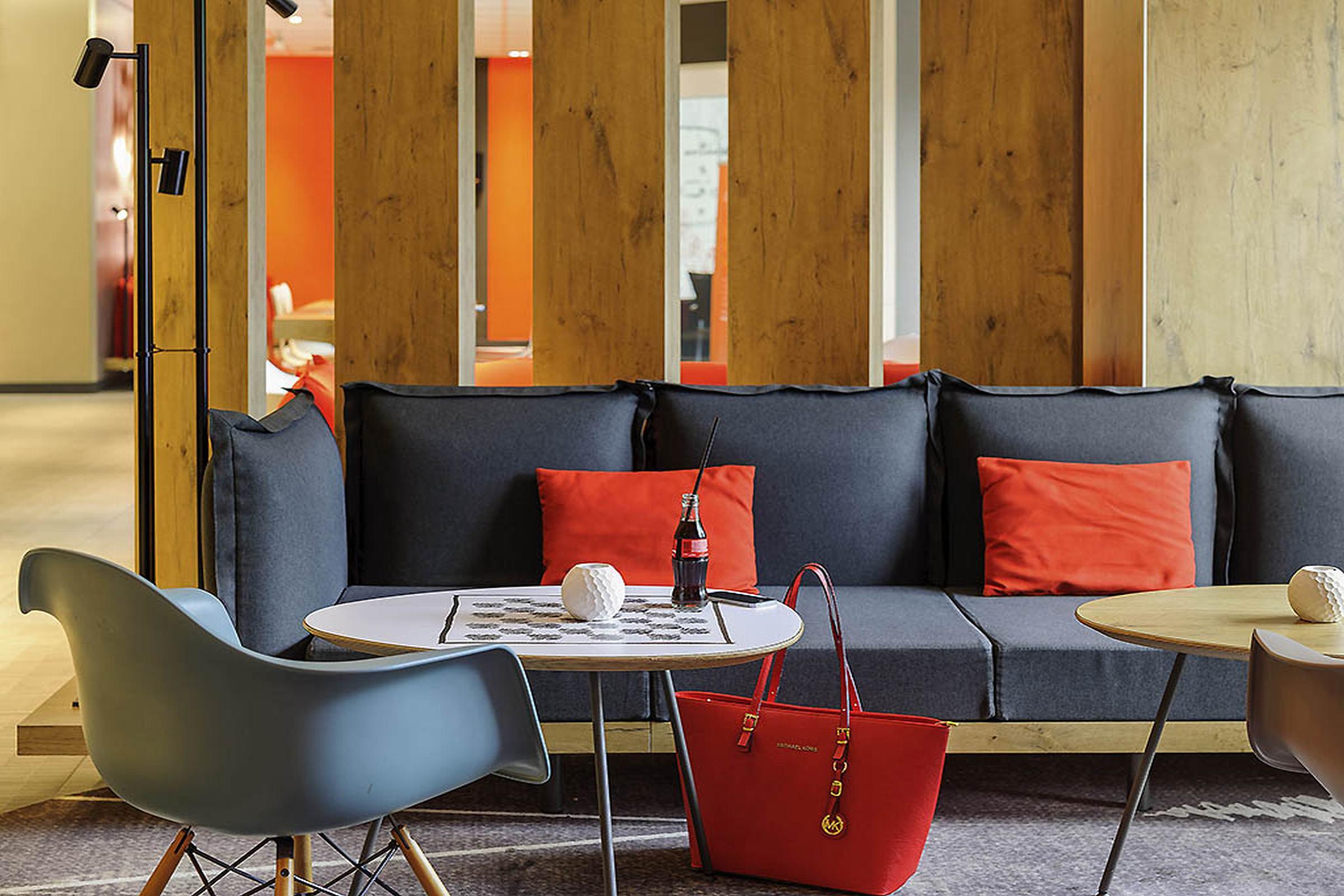 Vista Lobby ibis Frankfurt Airport