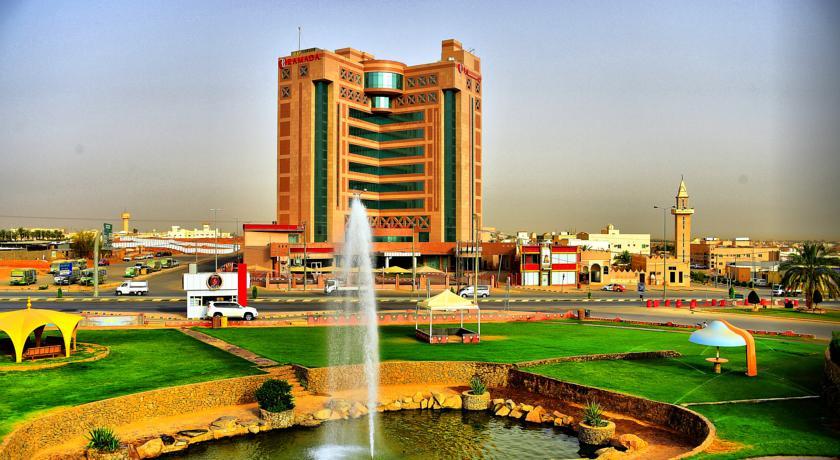 Vista Exterior Ramada Hotel & Suites Al Qassim