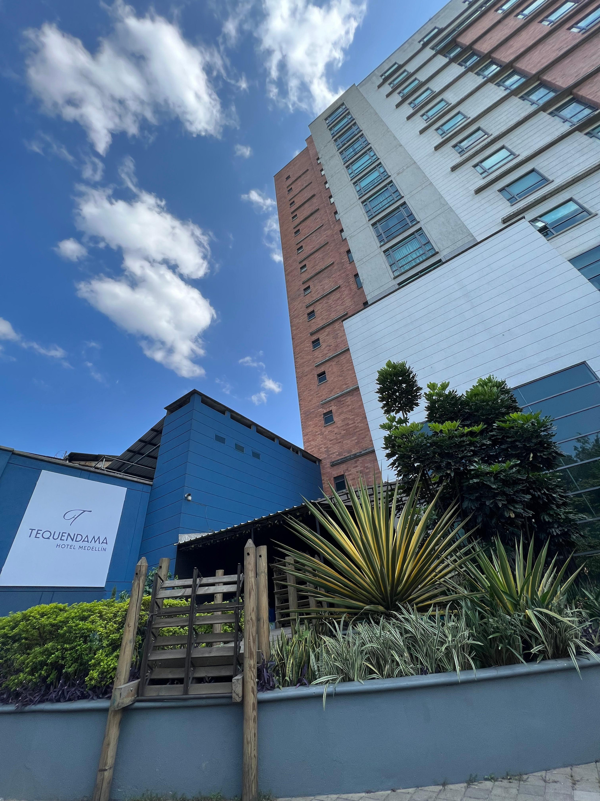 Vista Exterior Tequendama Hotel Medellín