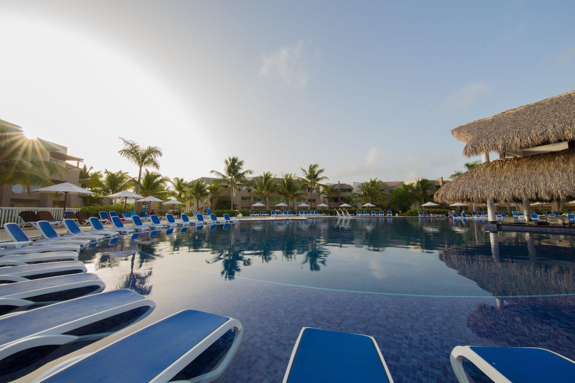 Vista Piscina Grand Memories Punta Cana All Inclusive