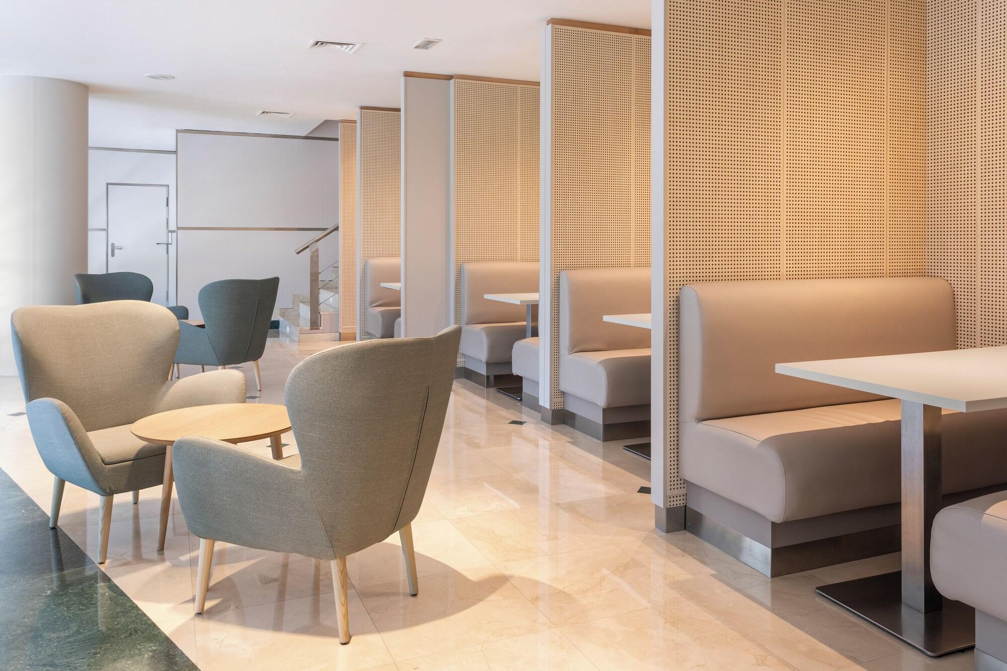 Vista Lobby B&B Hotel Madrid Aeropuerto T4