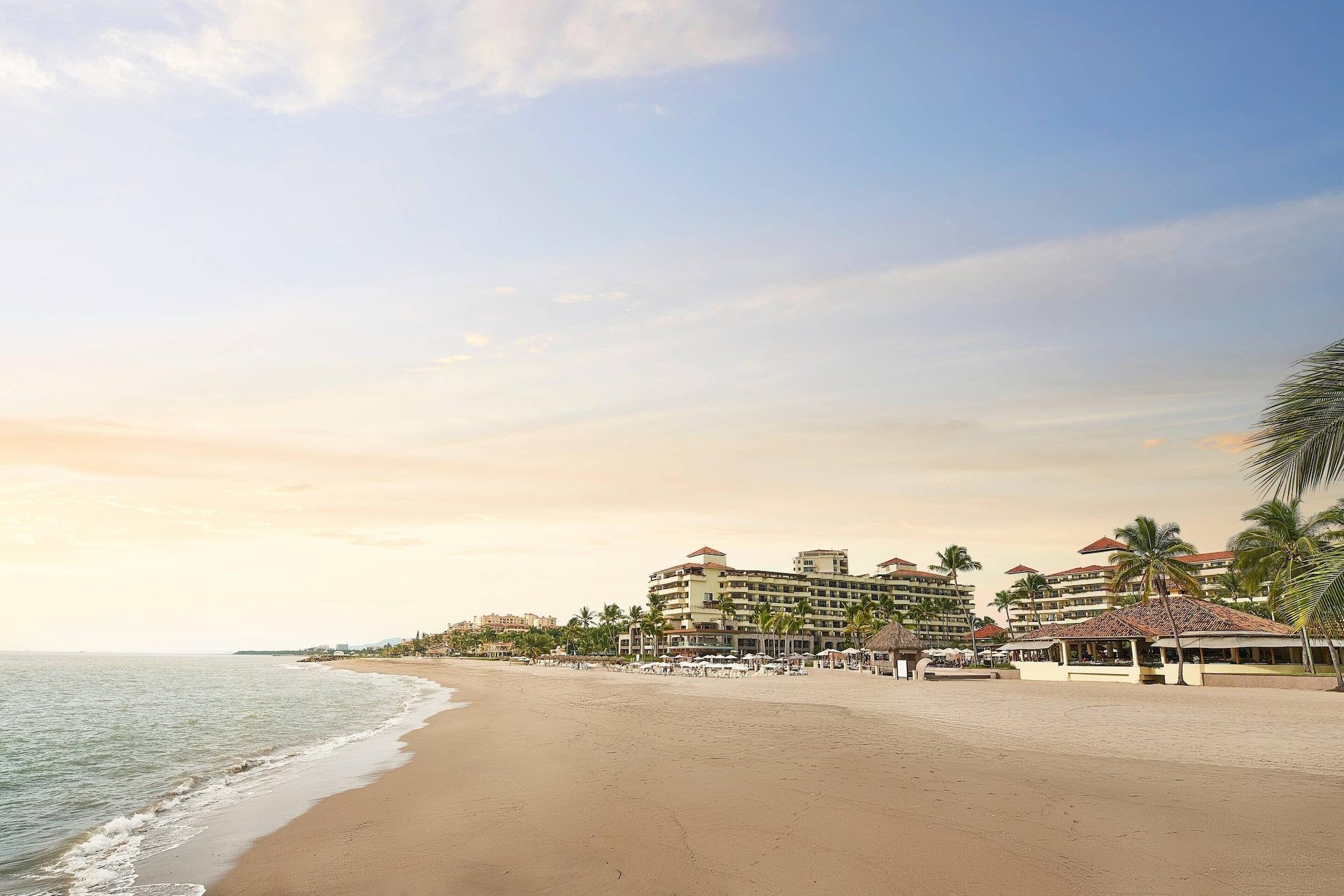 Vista Exterior Marriott Puerto Vallarta Resort & Spa