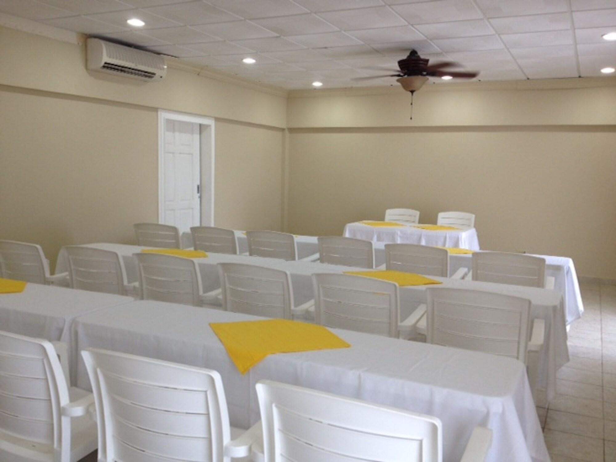 Sala de Reuniones Coconut Grove Lodge