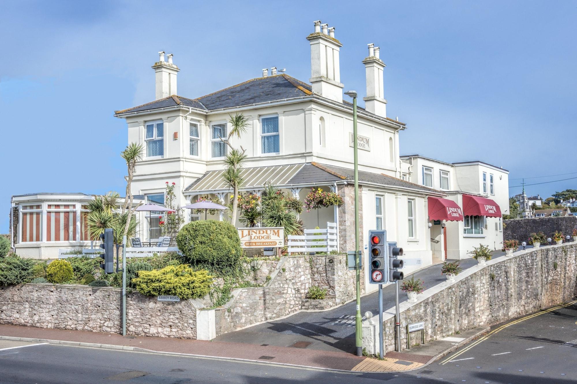 Varios Lindum Lodge