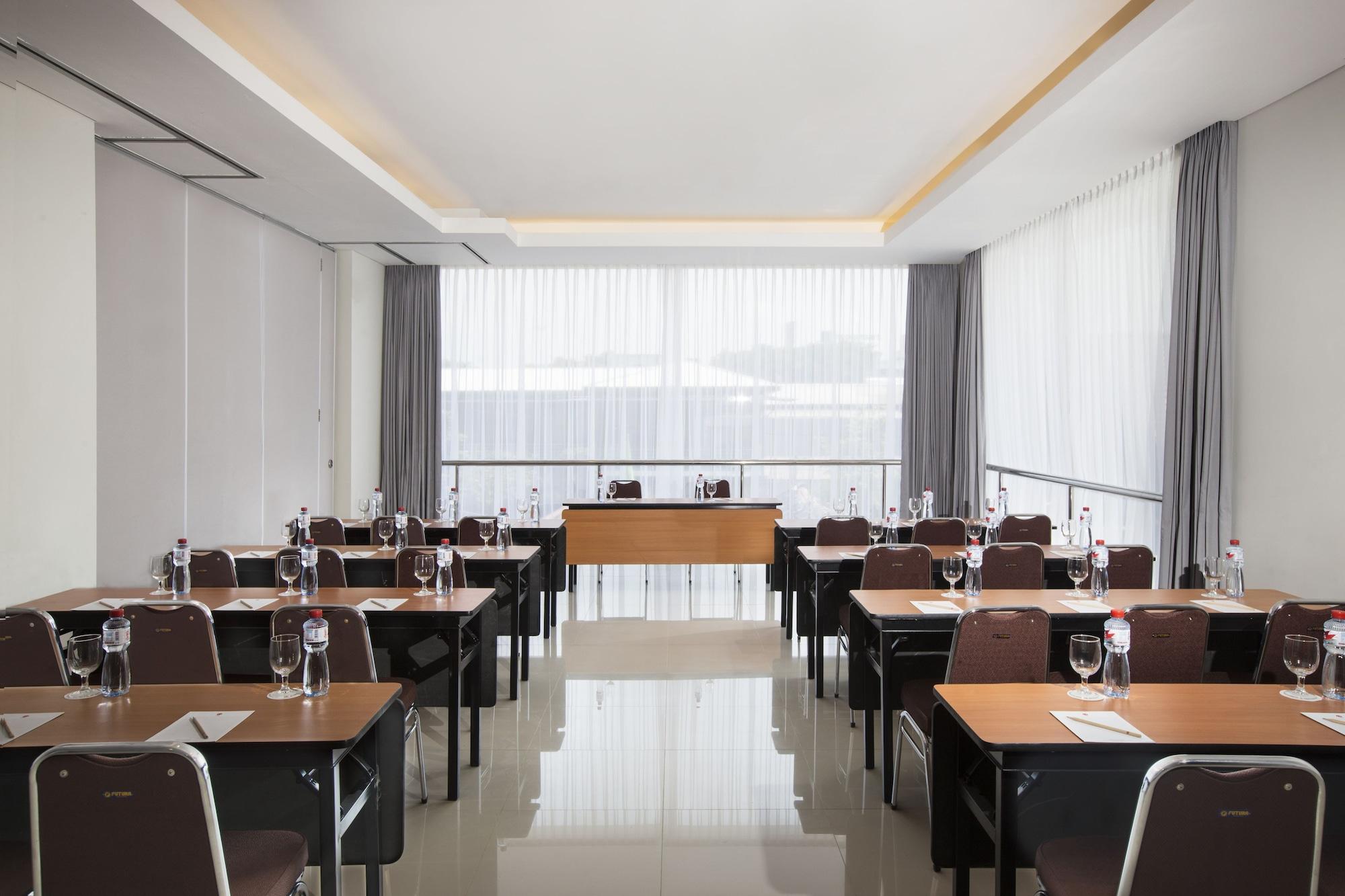 Sala de Reuniones Amaris Hotel Madiun