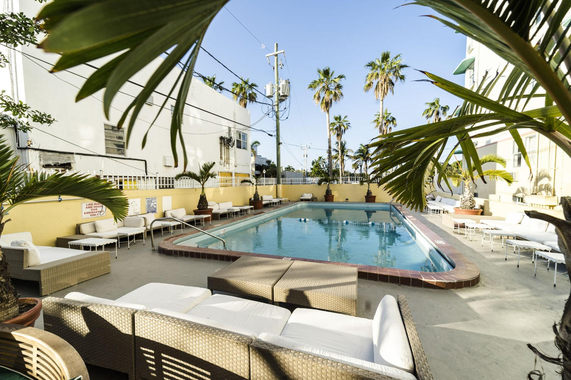 Vista Piscina The Broadmore Miami Beach