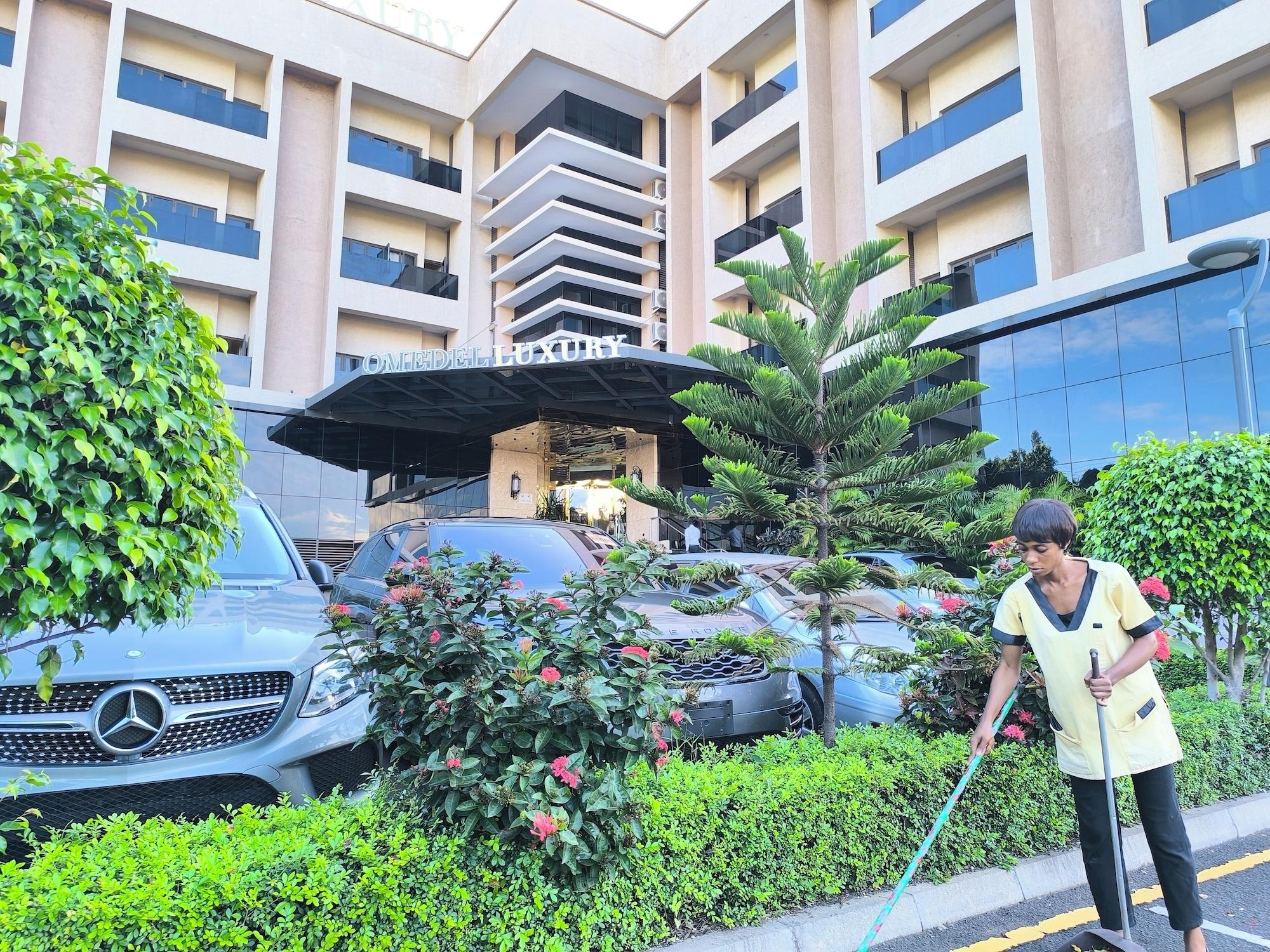 Vista Exterior OMEDEL LUXURY