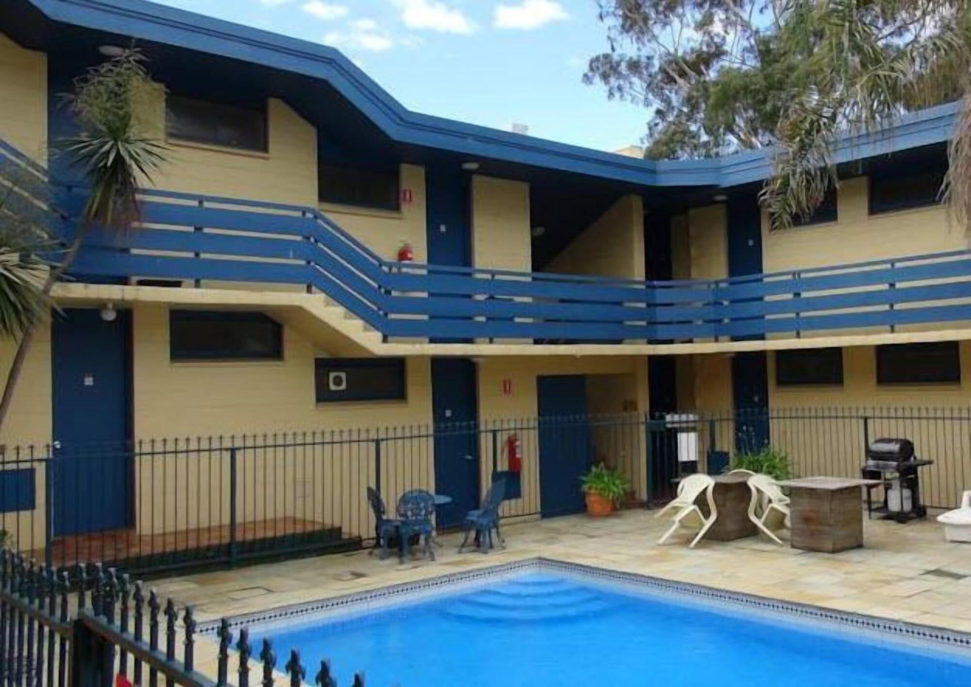 Varios Pathfinder Motel