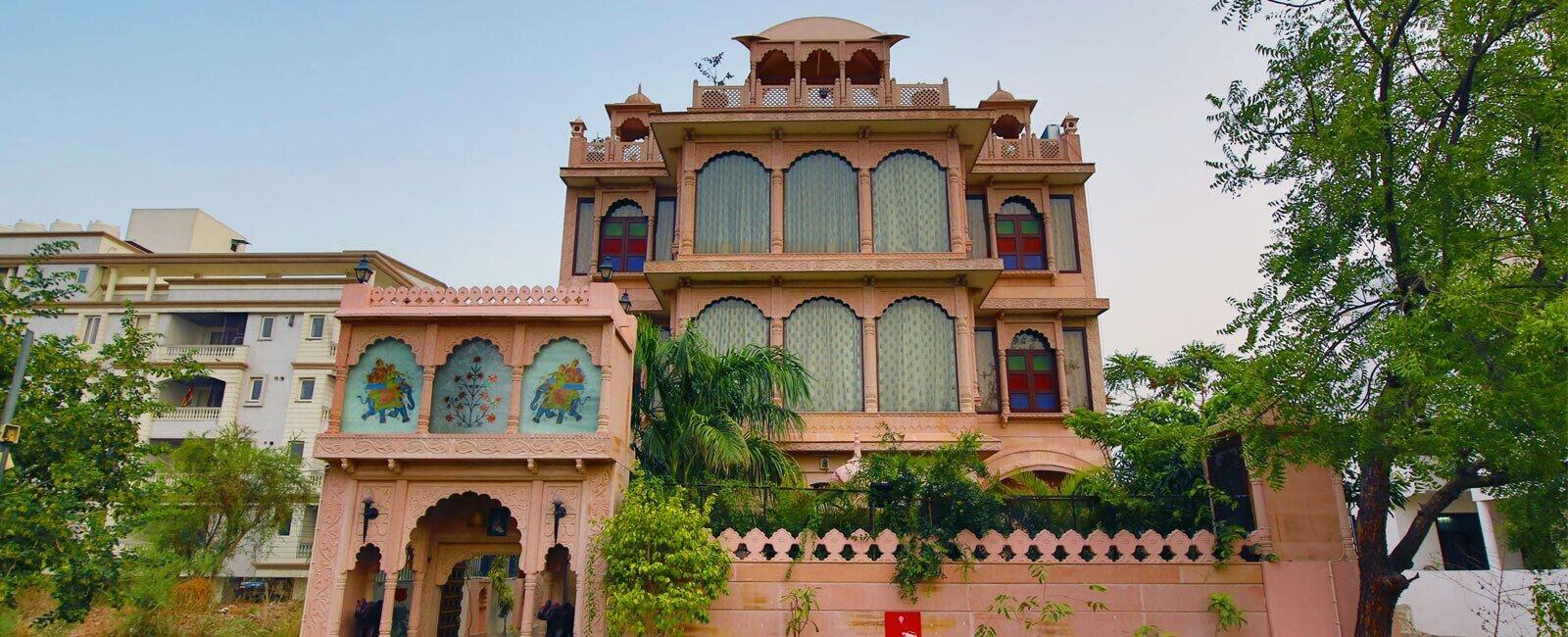 Varios Jharokha Heritage Hotel Jaipur