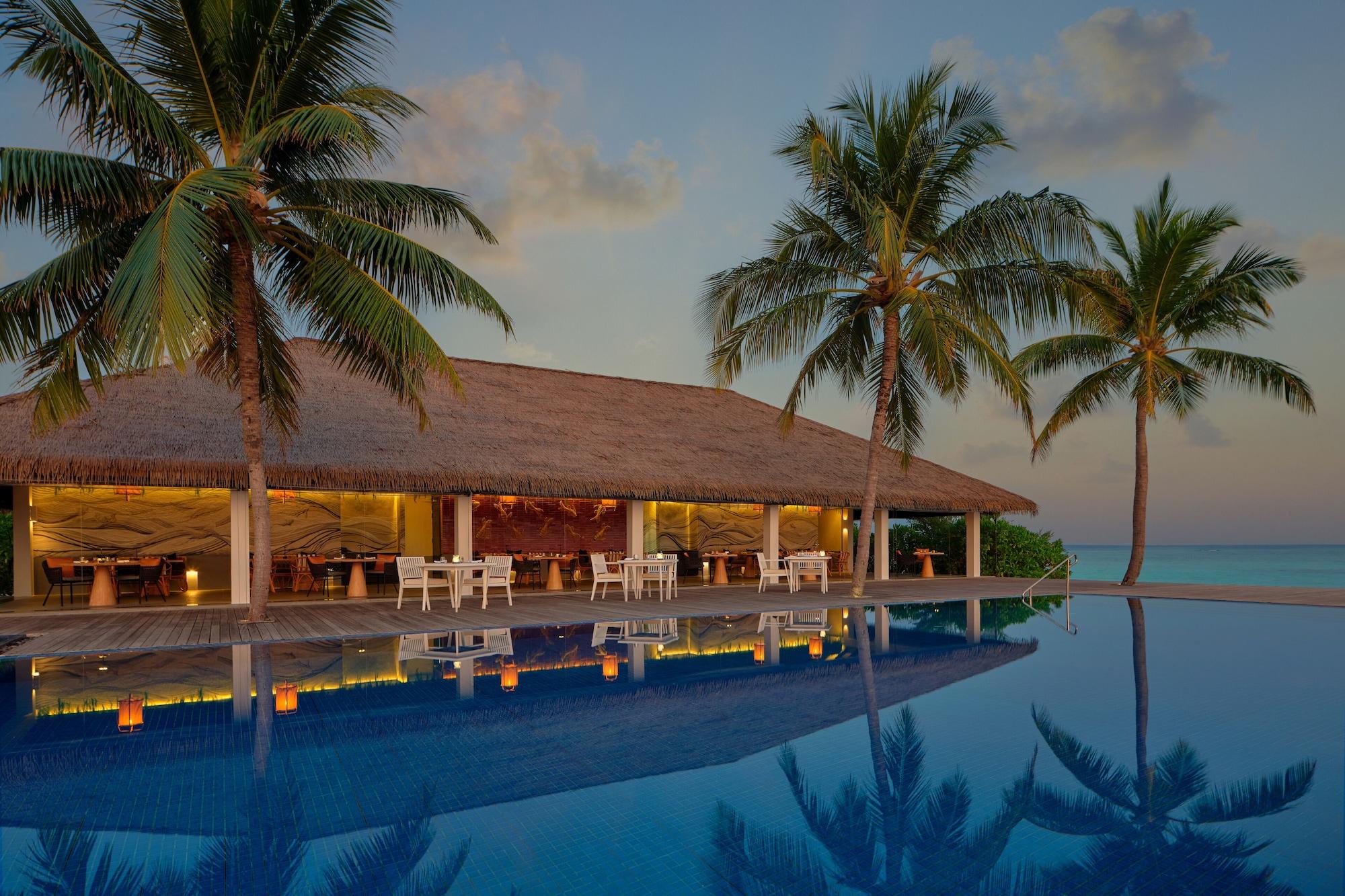 Vista Piscina Noku Maldives, Vignette Collection by IHG