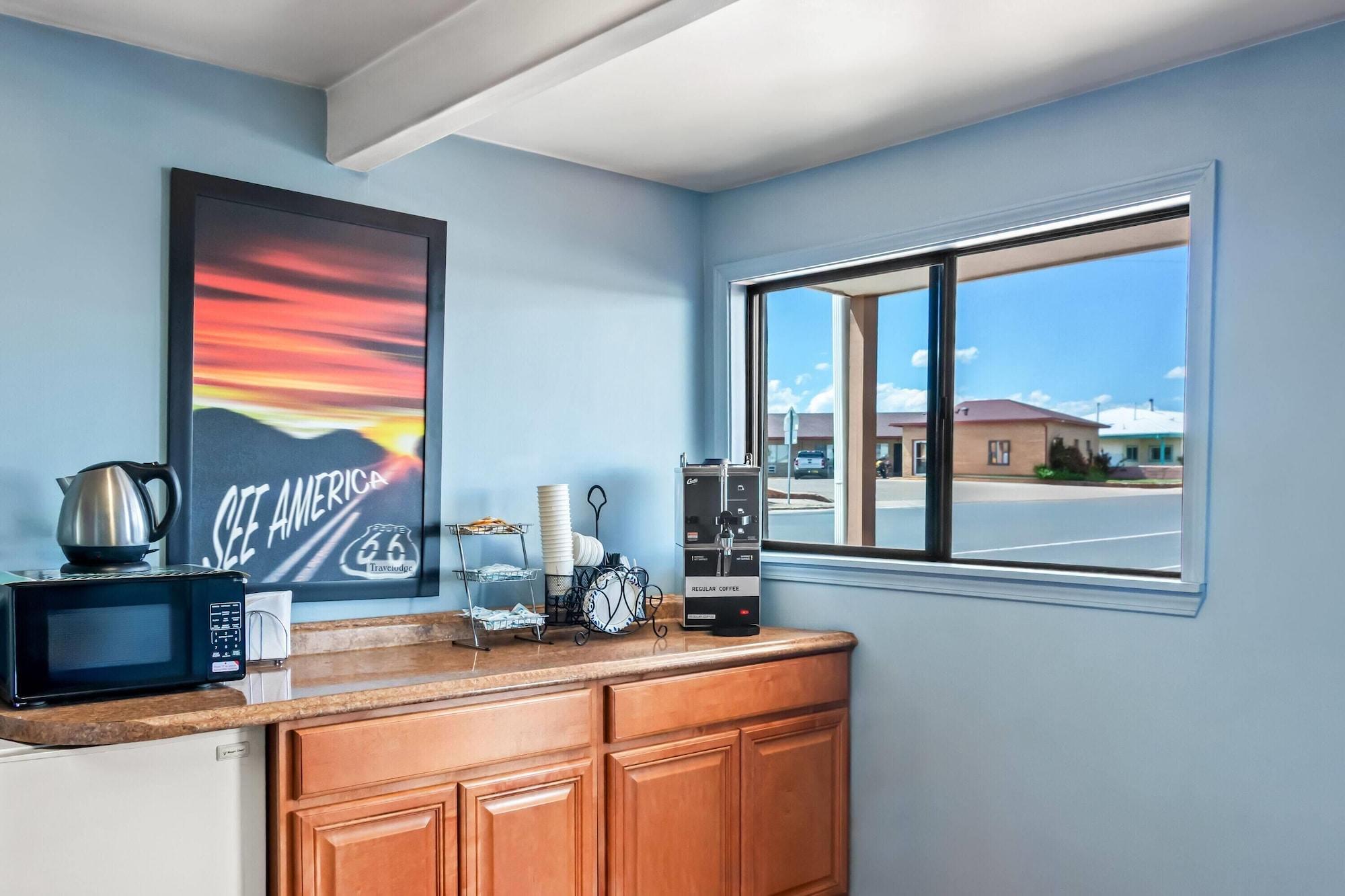 Vista Lobby Travelodge by Wyndham Las Vegas NM