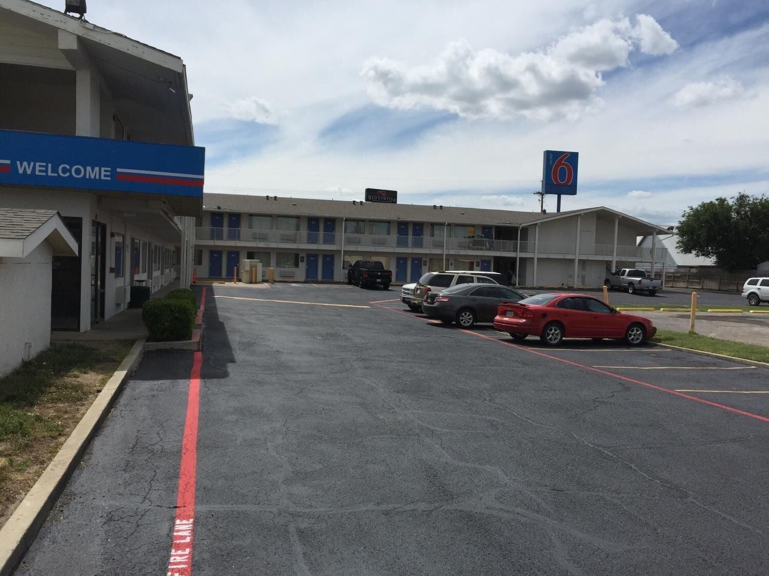 Vista Exterior Motel 6 Amarillo, TX - West