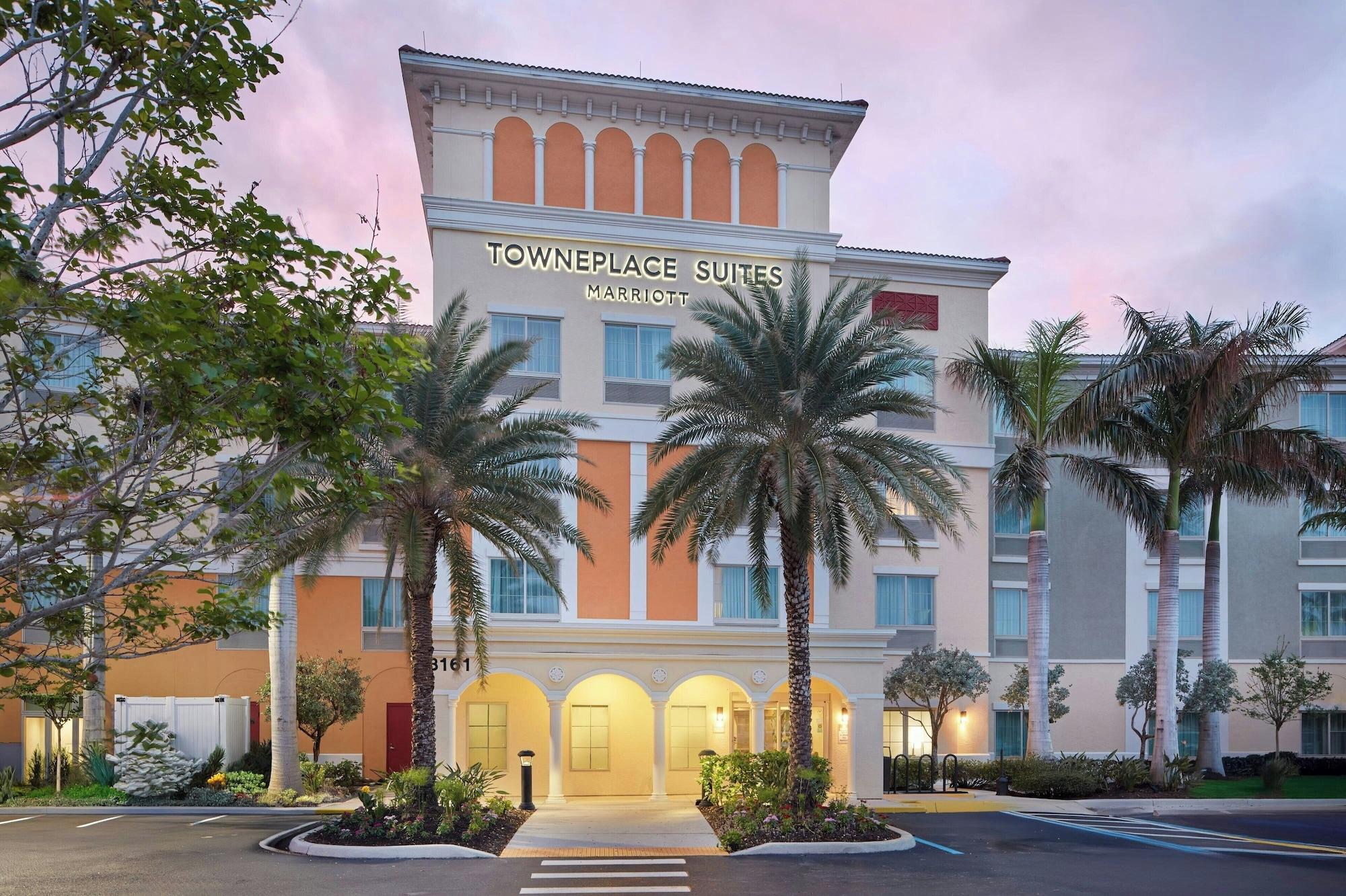 Vista Exterior TownePlace Suites by Marriott Fort Myers Estero