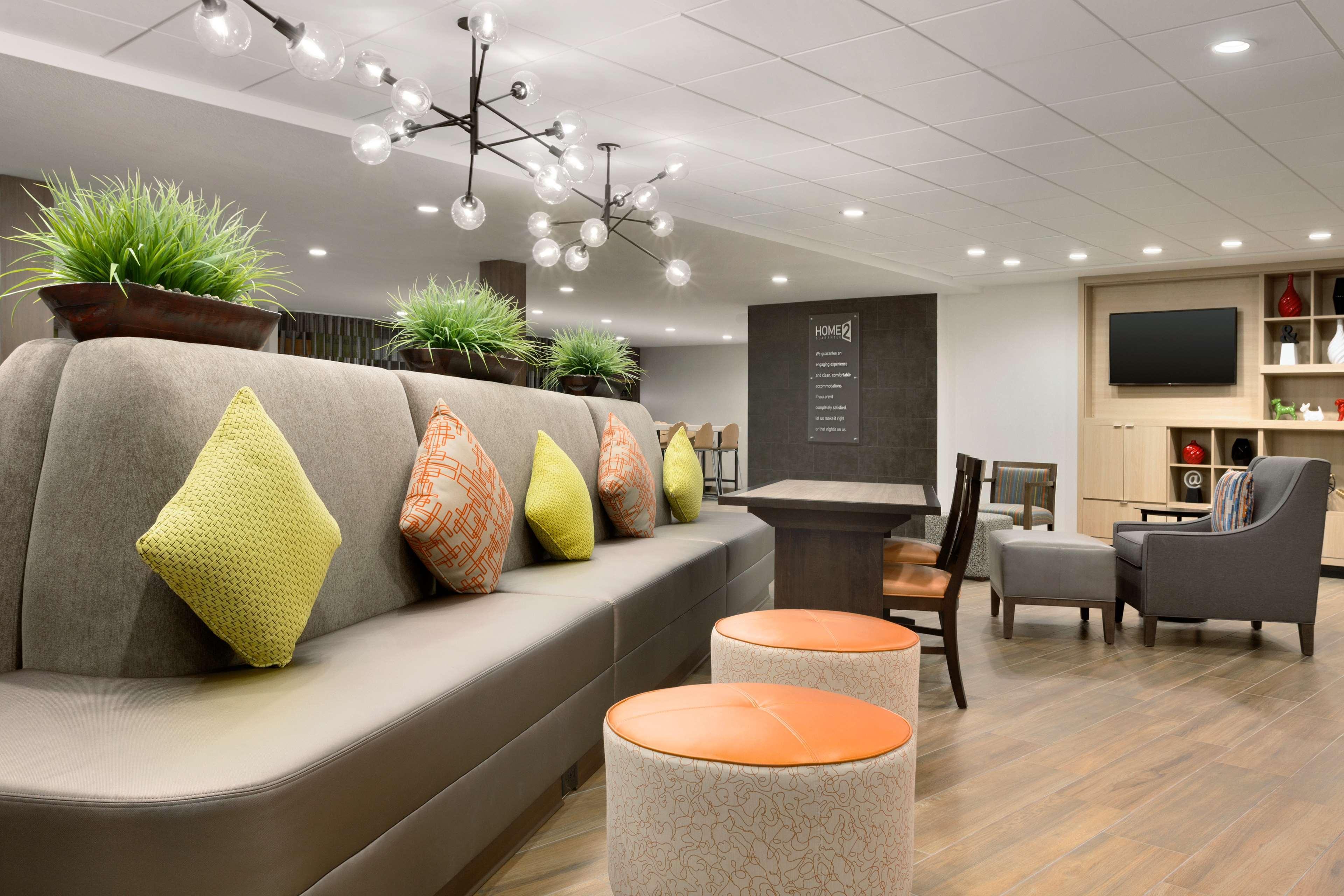 Vista Lobby Home2 Suites by Hilton Shenandoah The Woodlands