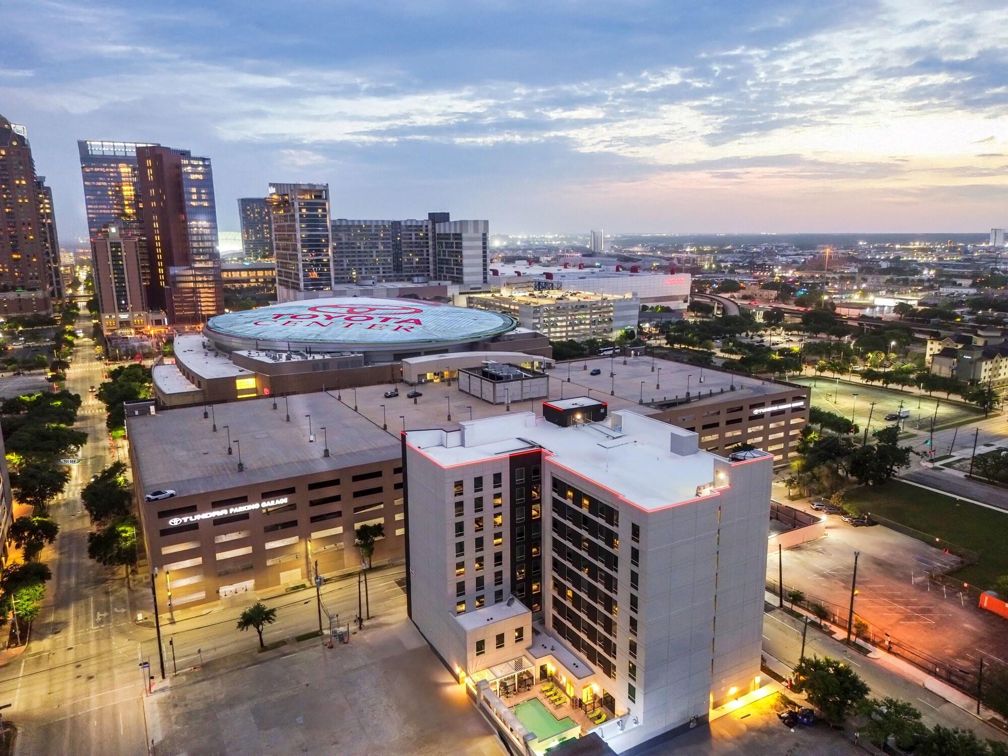 Vista Exterior Home2 Suites by Hilton Houston Downtown Convention Center