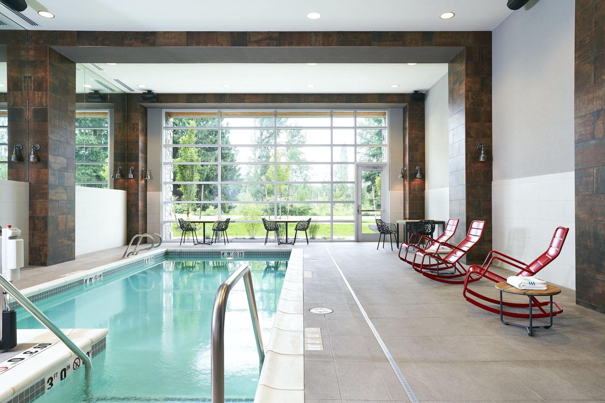 Vista Piscina Archer Hotel Seattle/Redmond