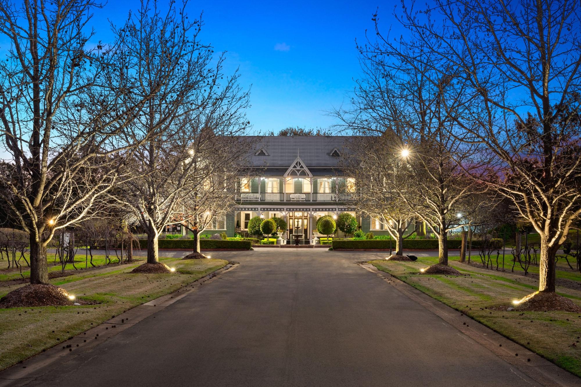 Vista Exterior The Convent Hunter Valley Hotel