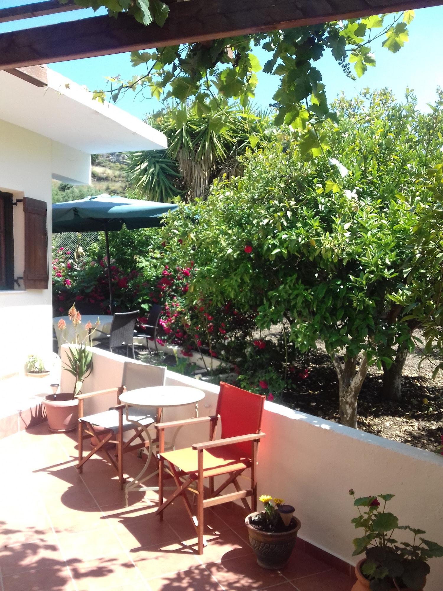 Vista Exterior Hariklia Rent Rooms