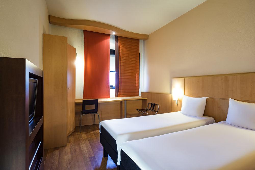Varios ibis Astana